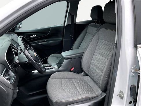 Used 2022 Chevrolet Equinox LT w/ Driver Convenience Package image 15