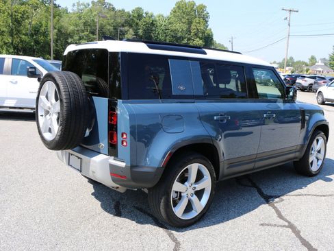 Used 2022 Land Rover Defender 110 SE AWD/4WD image 7