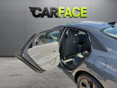 Used 2023 Hyundai Elantra SEL FWD image 17
