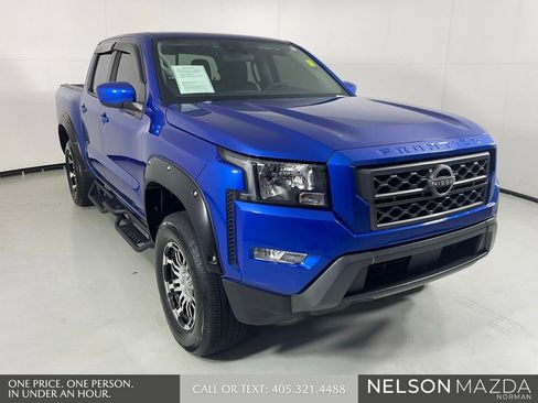 Used 2024 Nissan Frontier SV w/ SV Convenience Package RWD image 3