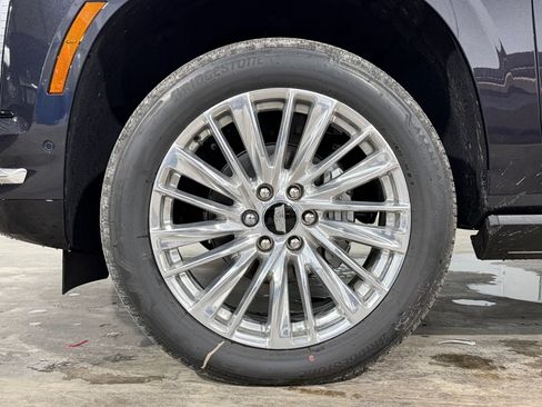 New 2026 Cadillac Escalade Luxury w/ Touring Package AWD/4WD image 10