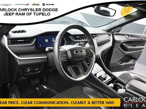 Used 2023 Jeep Grand Cherokee L Laredo AWD/4WD image 11