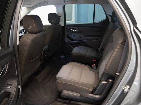 Used 2018 Chevrolet Traverse LT FWD image 18