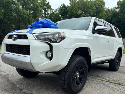 Used 2016 Toyota 4Runner Trail Premium w/ Four Season Floor Mat Package AWD/4WD image 3