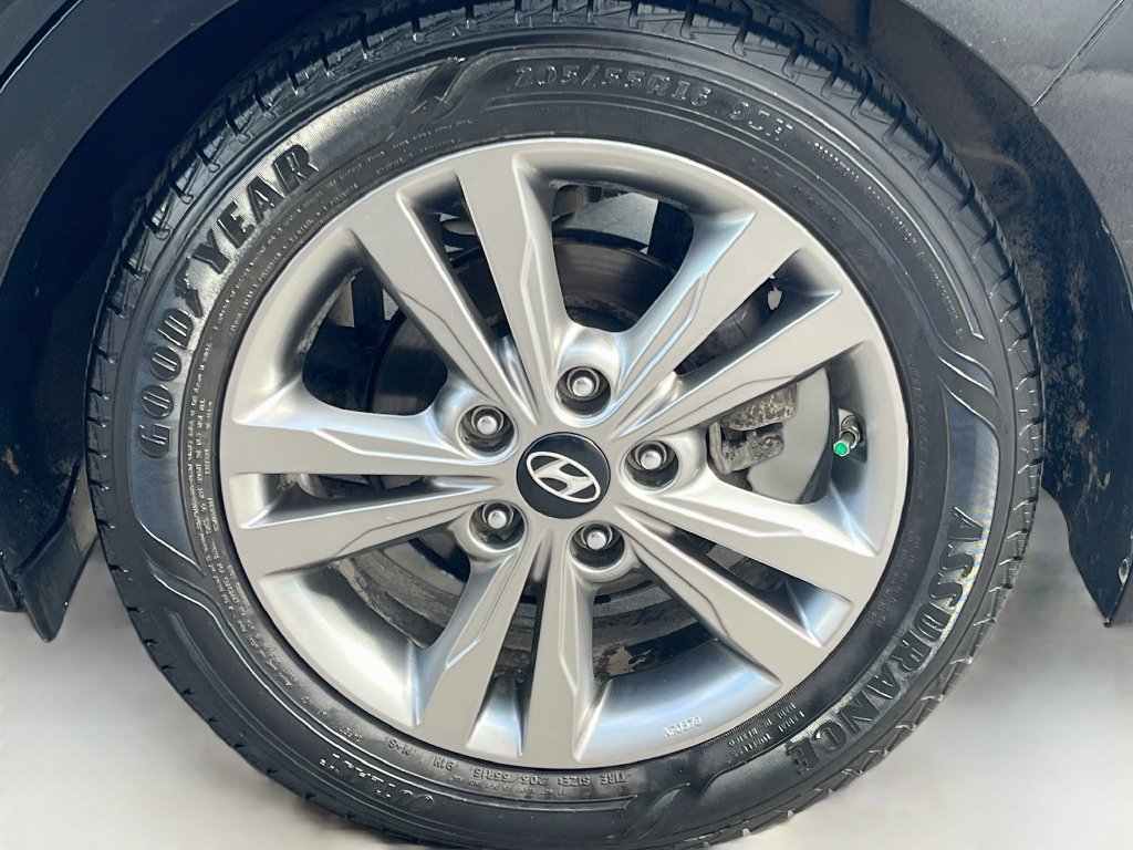 Used 2018 Hyundai Elantra Value Edition FWD image 29