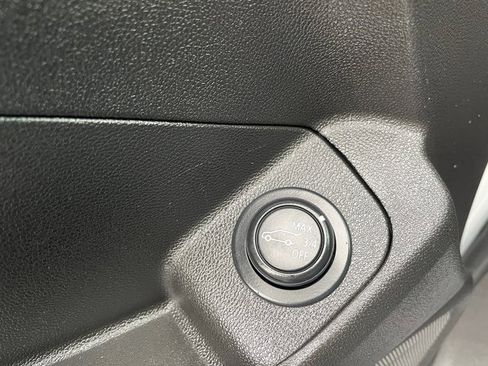 Used 2022 GMC Terrain SLT w/ Infotainment Package II image 28