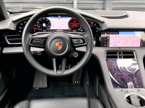 Used 2025 Porsche Taycan image 22