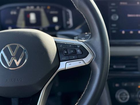Used 2022 Volkswagen Taos SEL w/ Panoramic Sunroof Package AWD/4WD image 11