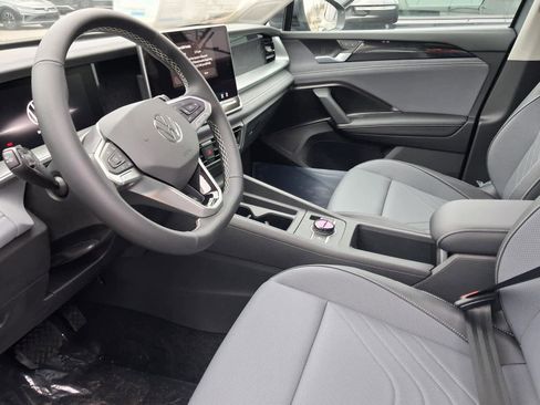 New 2026 Volkswagen Tiguan SE AWD/4WD image 16