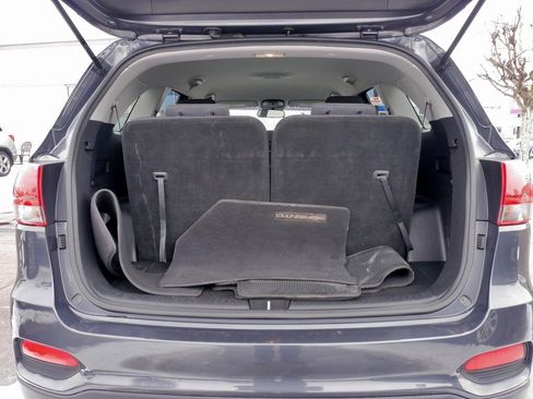 Used 2020 Kia Sorento LX image 16