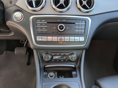 Used 2018 Mercedes-Benz GLA 250 4MATIC image 27