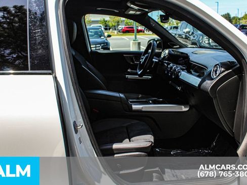 Used 2024 Mercedes-Benz GLB 250 image 18