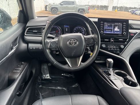 Used 2021 Toyota Camry SE image 2