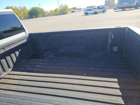 Used 2022 Chevrolet Silverado 2500 Custom w/ Custom Value Package image 8