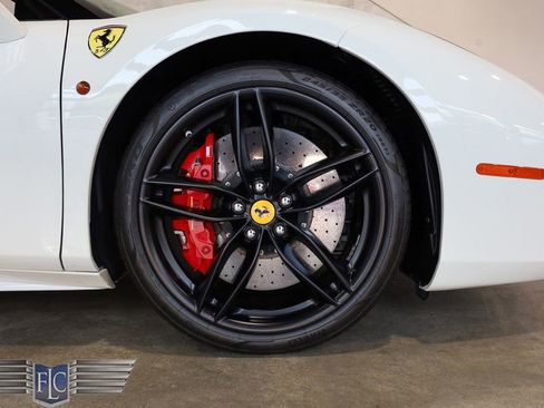 Used 2018 Ferrari 488 Spider RWD image 44