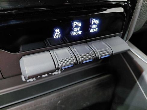 Used 2025 RAM 1500 Big Horn AWD/4WD image 33