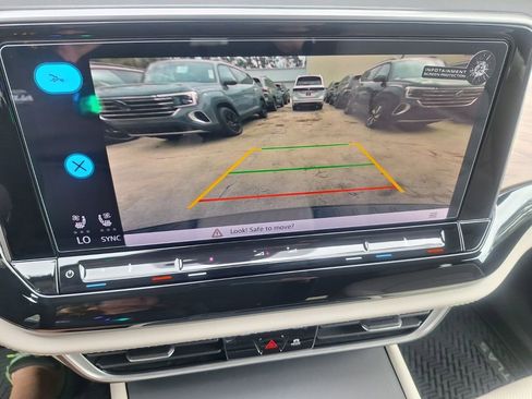 New 2026 Volkswagen Atlas SE image 16