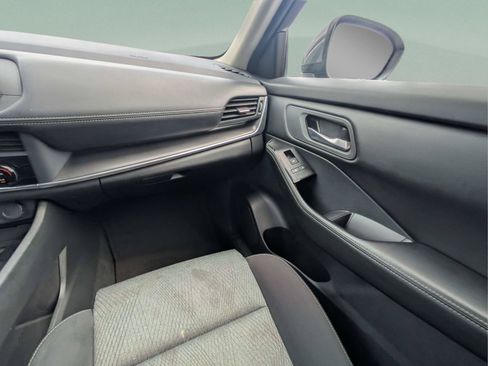 Used 2024 Nissan Rogue SV FWD image 14