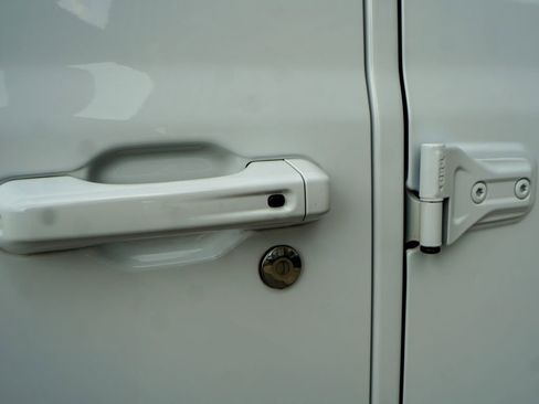 Used 2021 Jeep Wrangler Unlimited Sahara image 10