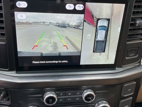 Used 2023 Ford F250 Lariat w/ Chrome Package image 25