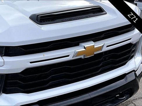 Used 2025 Chevrolet Silverado 2500 Custom w/ Custom Value Package image 31