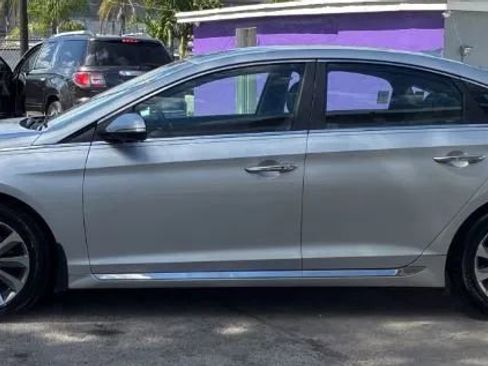 Used 2015 Hyundai Sonata Sport w/ Option Group 03 image 2