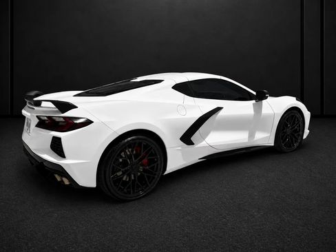 Used 2022 Chevrolet Corvette Stingray Coupe w/ 1LT RWD image 3