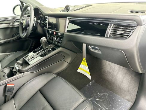 New 2025 Porsche Macan S image 30