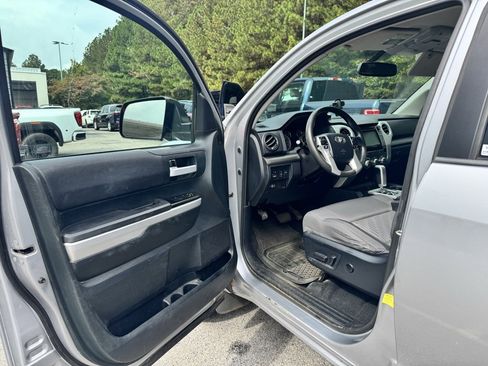 Used 2016 Toyota Tundra SR image 4