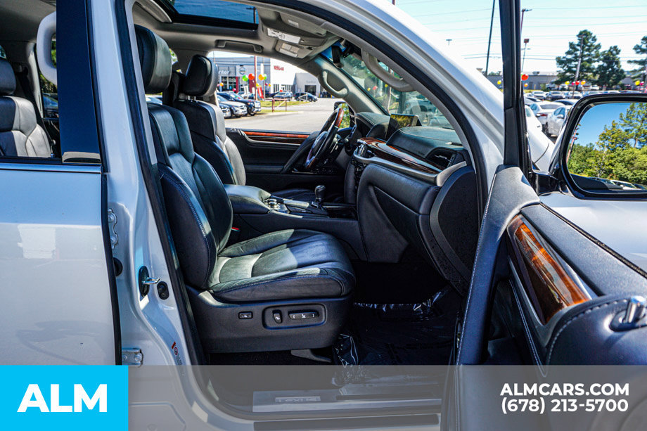 Used 2019 Lexus LX 570 4WD w/ Luxury Package image 24