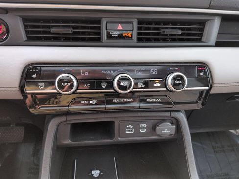 Used 2024 Honda Pilot Touring image 25