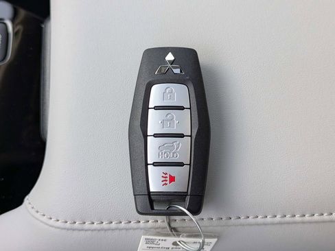 New 2025 Mitsubishi Outlander SEL image 30