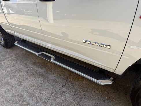 Used 2024 RAM 2500 Big Horn AWD/4WD image 9