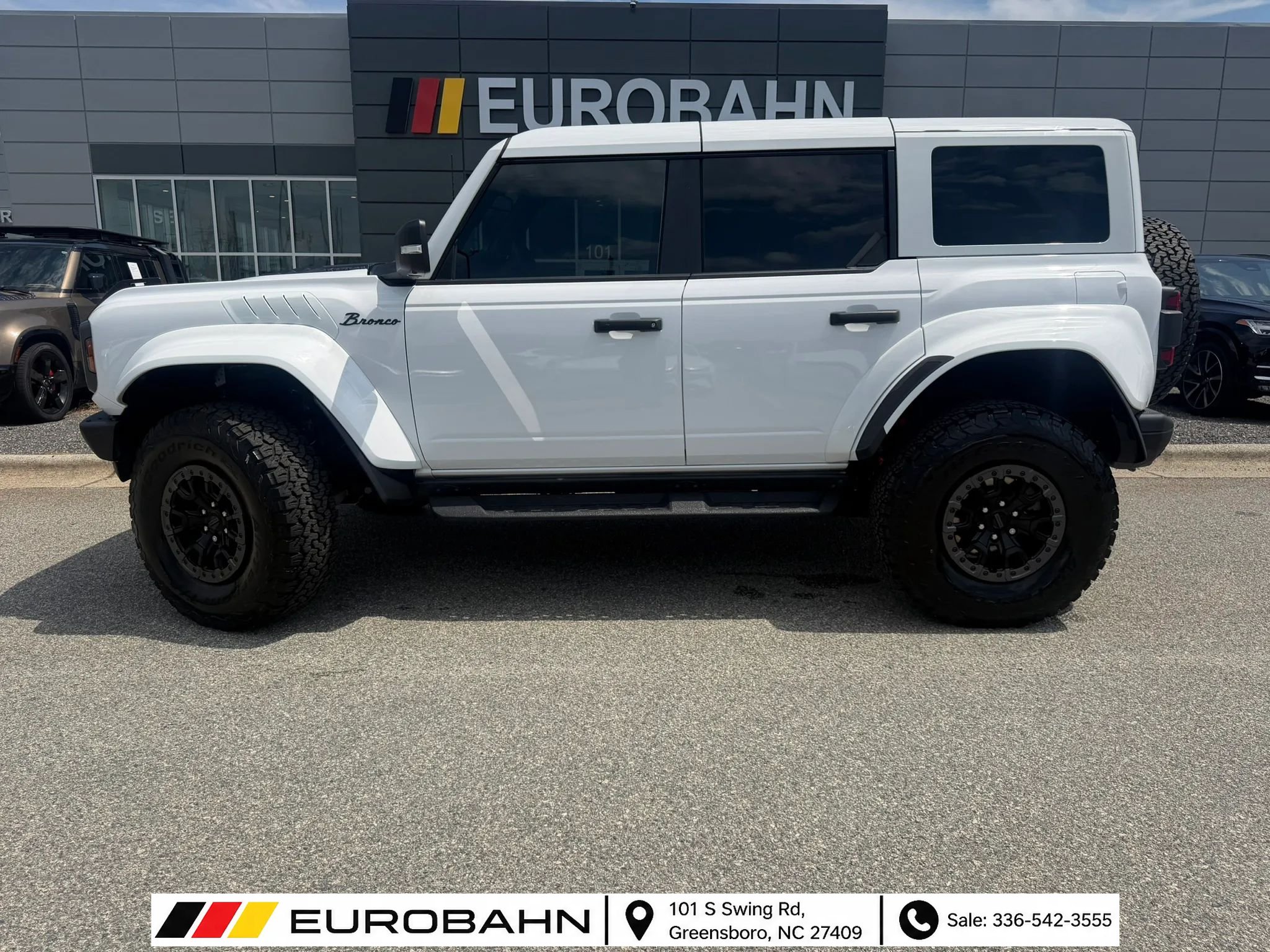Used 2025 Ford Bronco Raptor AWD/4WD image 2