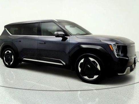 Used 2026 Kia EV9 Land AWD/4WD image 3