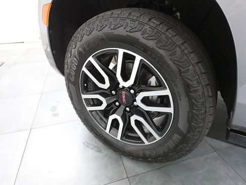 Used 2024 GMC Yukon AT4 w/ Technology Package image 31