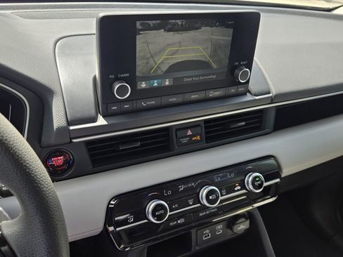 Used 2023 Honda Pilot LX image 20