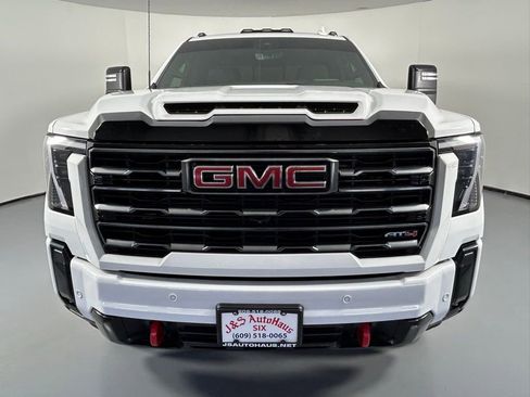 Used 2024 GMC Sierra 2500 AT4 w/ AT4 Premium Plus Package image 2