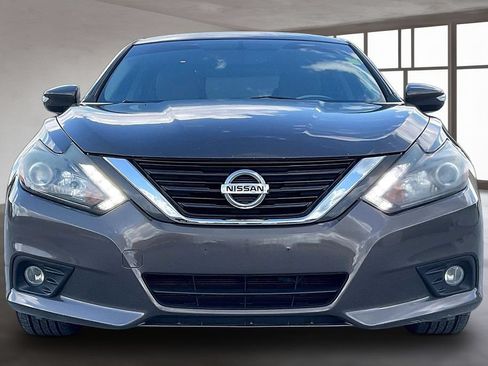 Used 2016 Nissan Altima 2.5 SL w/ 2.5 Technology w/LED Package FWD image 2