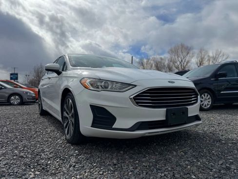 Used 2019 Ford Fusion SE image 1