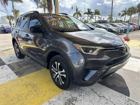 Used 2016 Toyota RAV4 LE FWD image 3