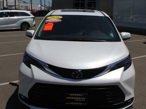 Certified 2026 Toyota Sienna XLE FWD image 3