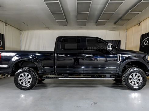 Used 2019 Ford F250 XLT w/ XLT Premium Package image 5