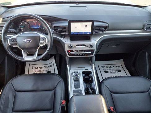 Used 2023 Ford Explorer XLT w/ Equipment Group 202A image 17