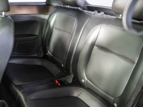 Used 2013 Volkswagen Beetle TDI image 11