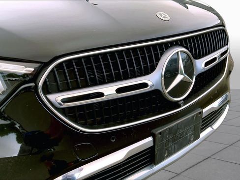 Used 2023 Mercedes-Benz GLC 300 4MATIC image 30