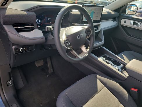 Certified 2025 Ford Explorer Active image 17