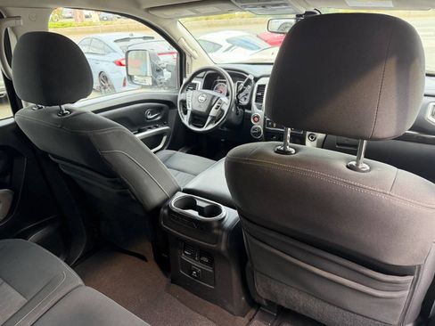 Used 2017 Nissan Titan SV AWD/4WD image 20