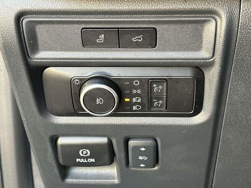 Used 2023 Ford Expedition Limited image 17