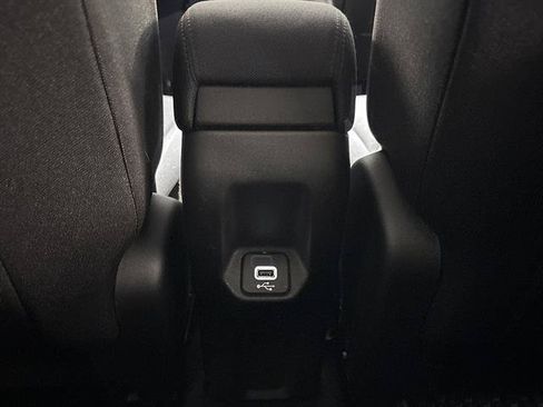 Used 2019 Jeep Renegade Latitude w/ Cold Weather Group AWD/4WD image 23